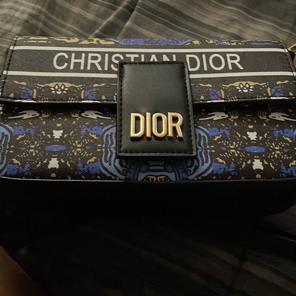 Crossbody bag